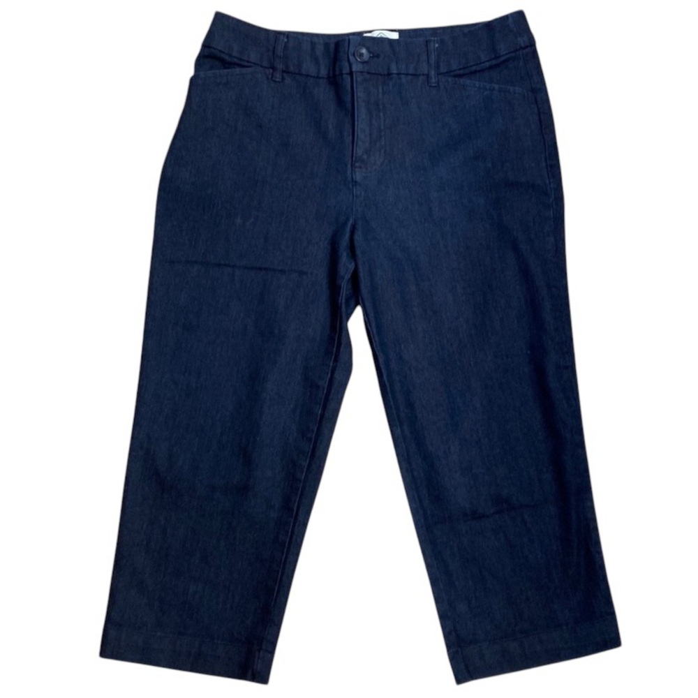St. John’s Bay Dark Wash Light Denim Capris 6